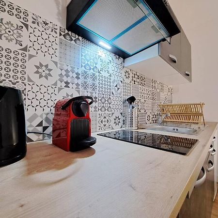 Verone, Charmant Studio Reims Exterior foto